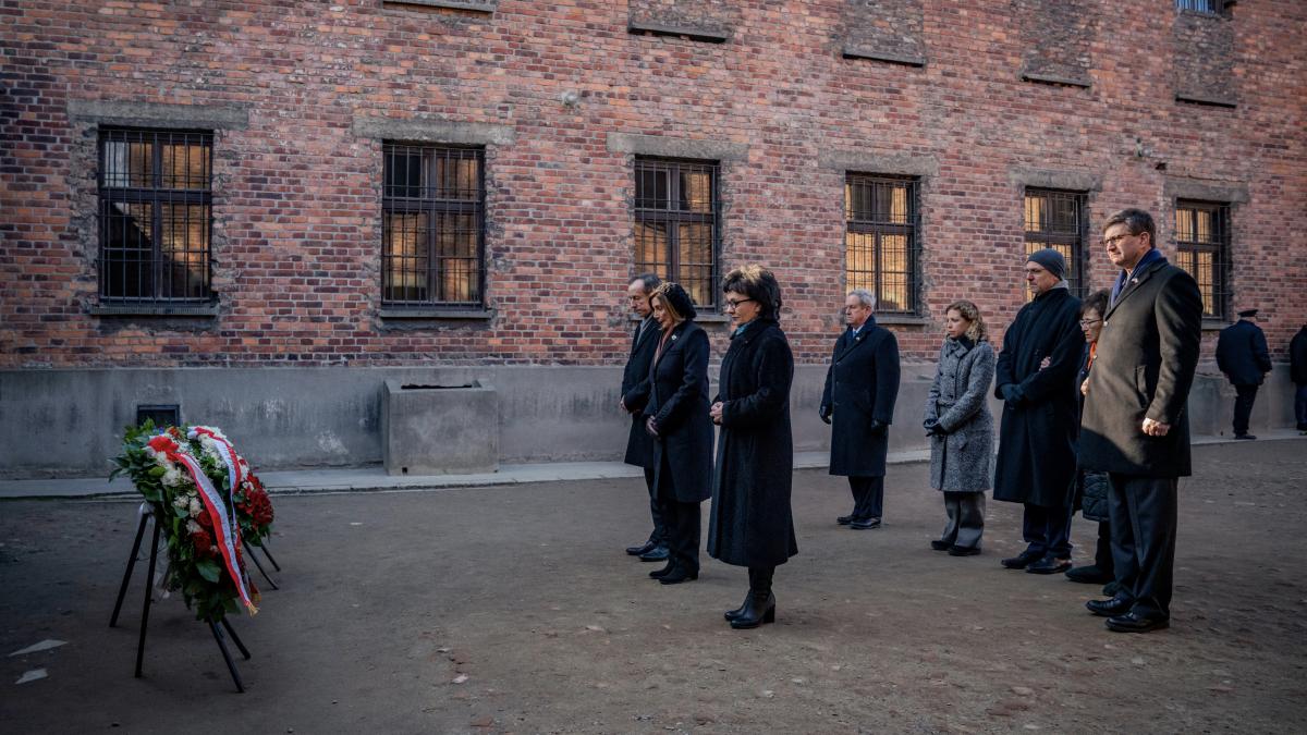 Congressman Brad Schneider Delivers Weekly Democratic Address on 75th Anniversary of Liberation of Auschwitz