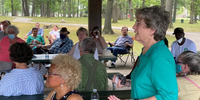 Above: Congressman Brad Schneider (IL-10) answers questions from constituents at 