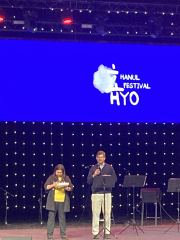 Schneider and Event Attendees