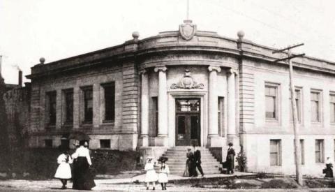 old_waukegan_library