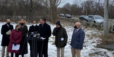 Above: Congressman Schneider (center) announces that Illinois will receive $274 million for bridge repair this year. From left to right: IDOT’s Steve Travia, Congresswoman Schakowsky, State Senator Murphy, Congressman Krishnamoorthi, Schneider, Congressma